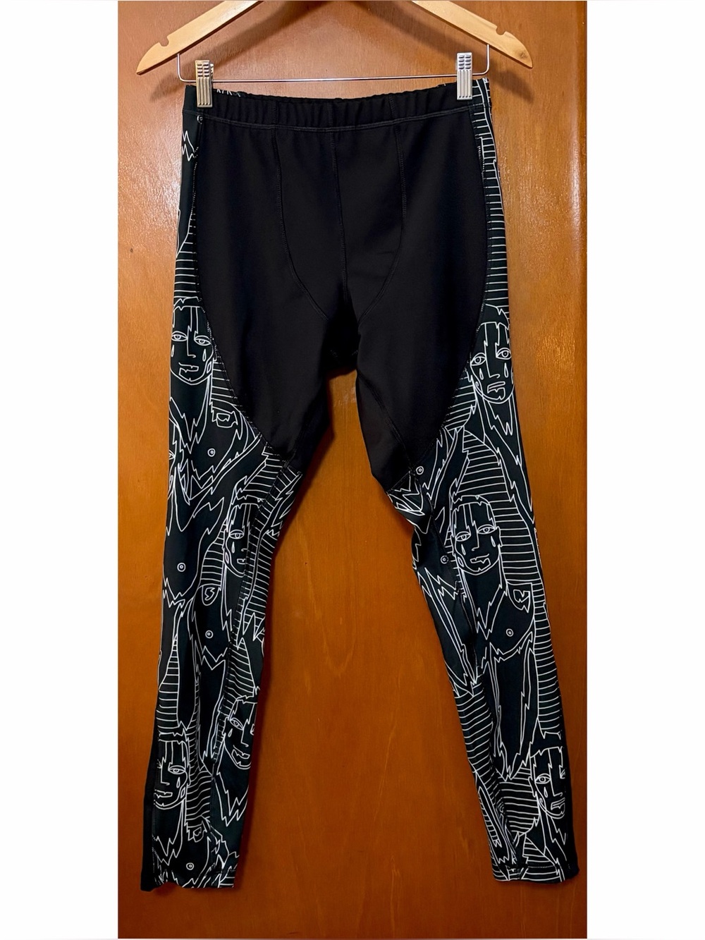 Patrick Church “Get In Line” Motif Printed Leggings Black